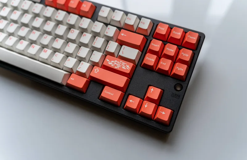 GMK Coral R2