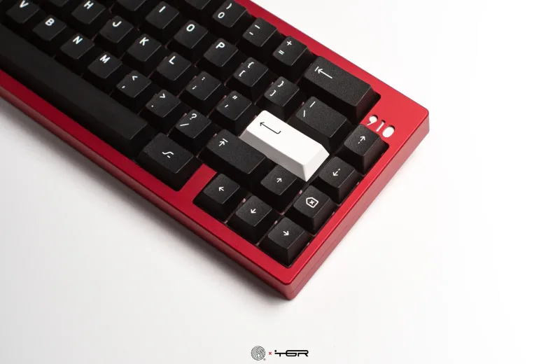 tgr-910-red-product-listing-02_2001x.webp