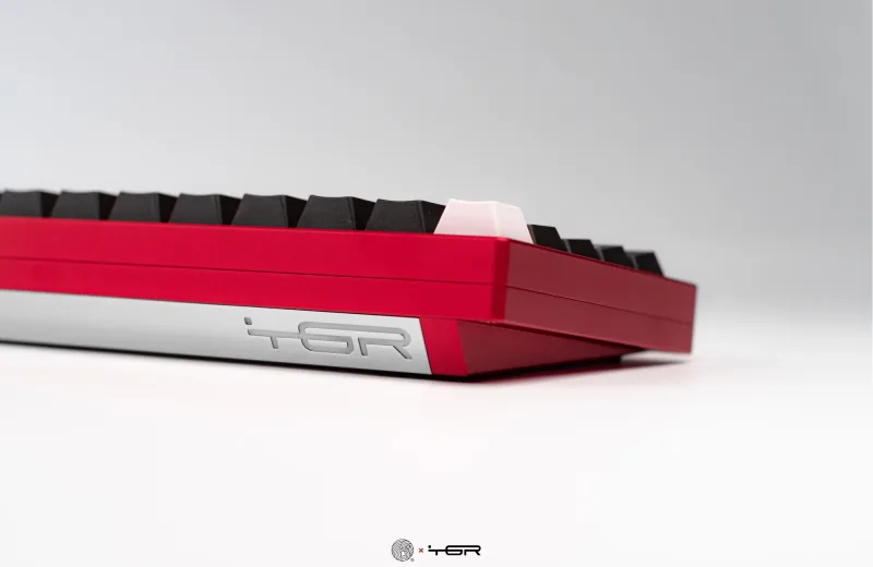tgr-910-red-product-listing-04_2001x.webp