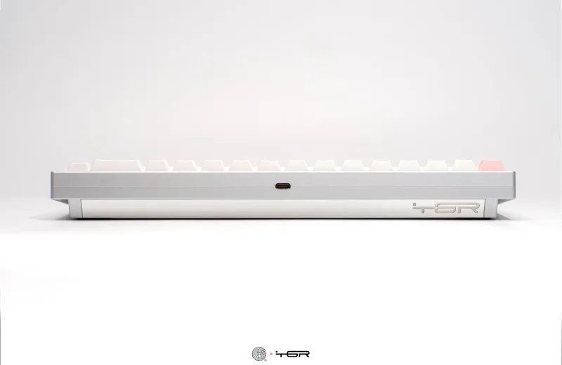 tgr-910-silver-blp-04_2001x.webp