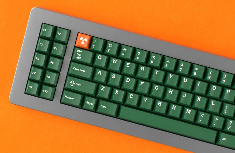 gmk_cyl_nuclear_data_2_keyboard_01_2048x2048.webp
