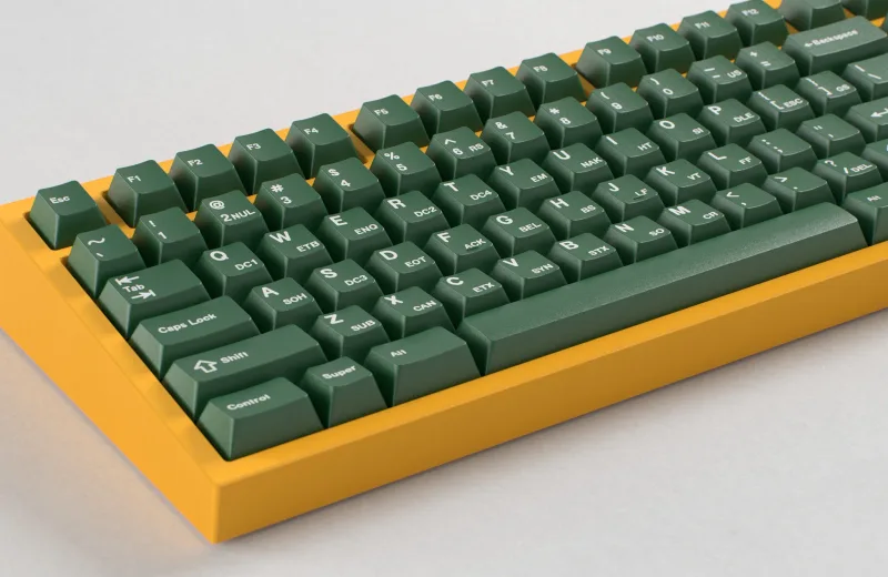 gmk_cyl_nuclear_data_2_keyboard_03_2048x2048.webp