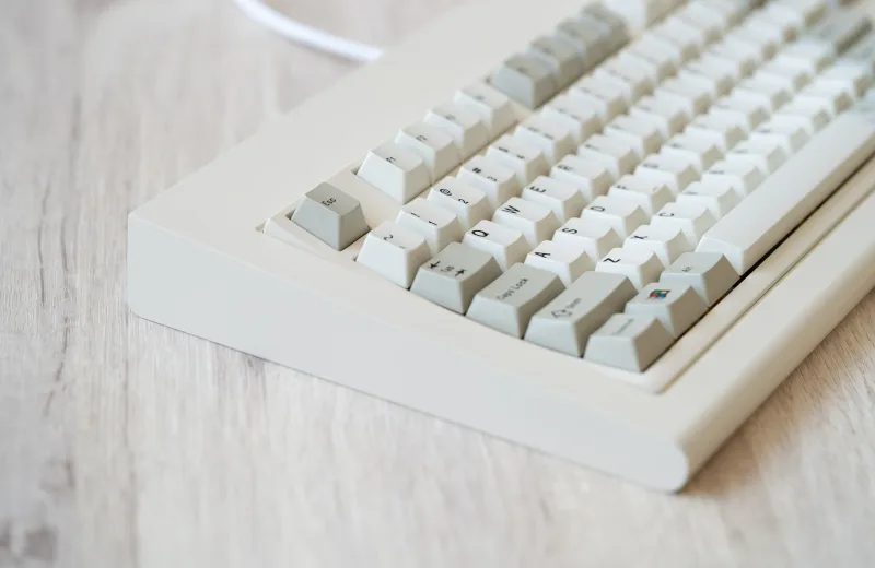 Model_OLED_16x9-7_3000x.webp