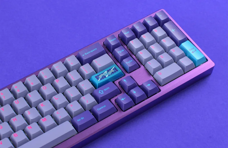 gmk_cyl_vaporwave_w2_keyboard_04_4192x4192.webp