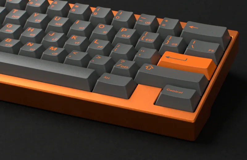 CYL_Carbon_SeisCero_CU_3000x.webp