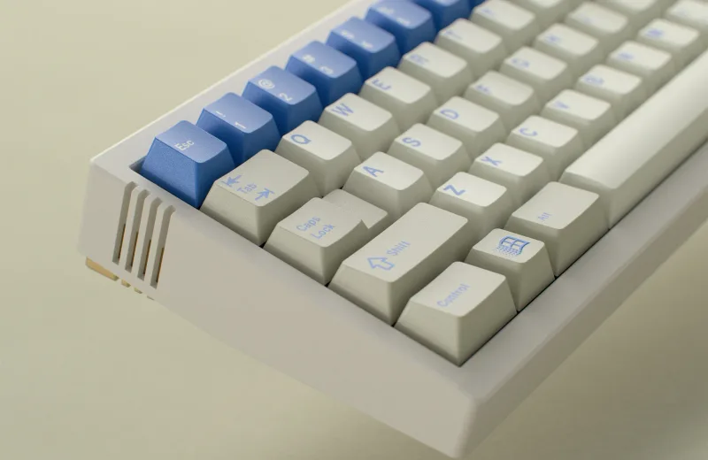 gmk_cyl_blue_alert_keyboard_08_2048x2048.webp