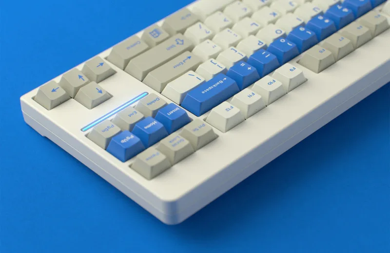 gmk_cyl_blue_alert_keyboard_02_2048x2048.webp