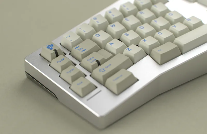 gmk_cyl_blue_alert_keyboard_11_2048x2048.webp