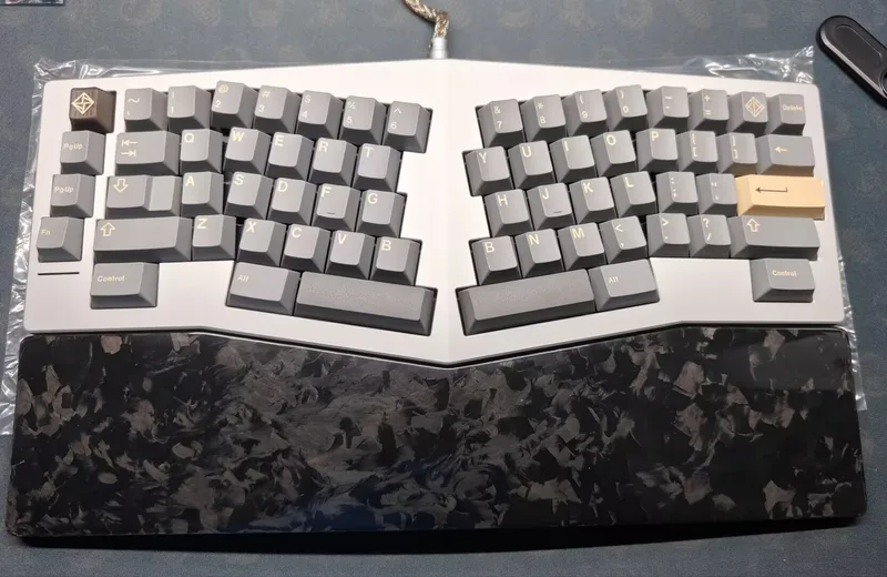 0dc5416dc65147e9a7e6c6608c46bf7d.jpeg