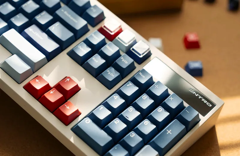 Vertex-INTRO_S100_-_zFrontier_121345.jpg
