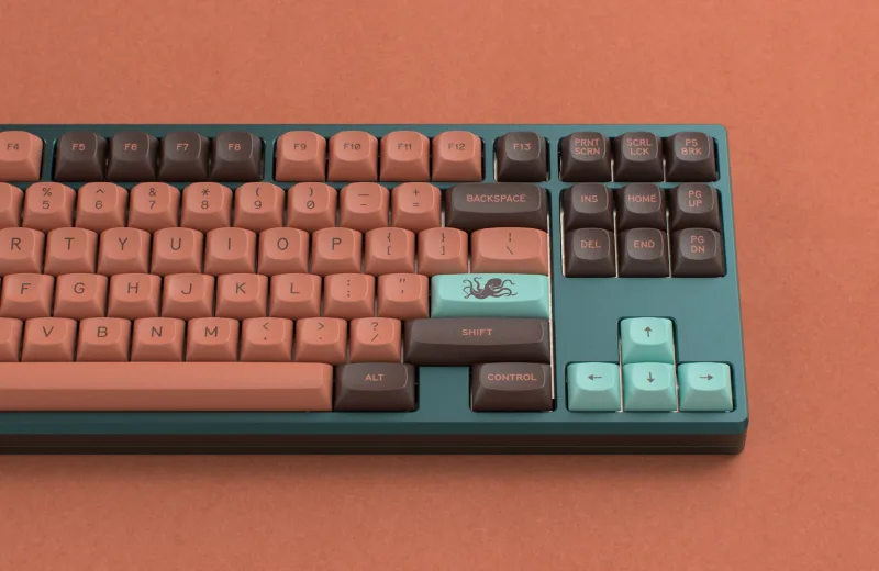 MTNU_Copper_Frog_CU_3000x.png