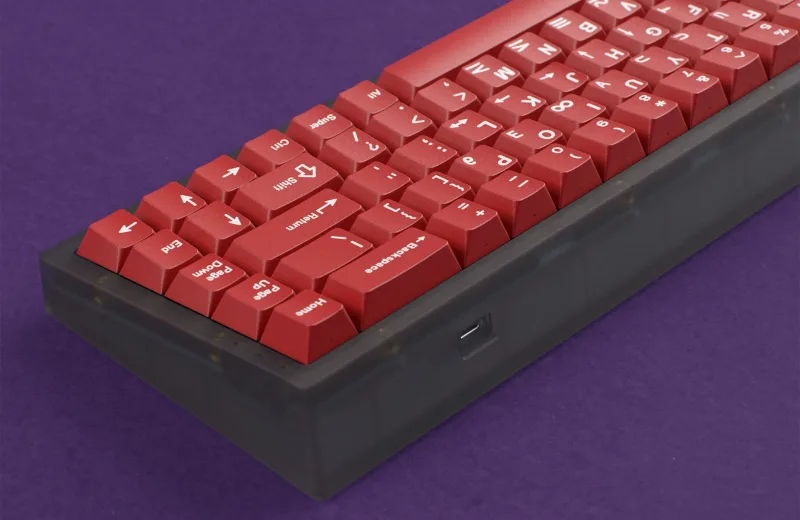 gmk_crimson_cadet_iii_keyboard_04_2048x2048.jpg