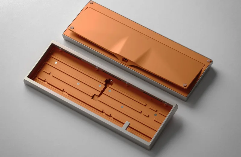 Manta_Pantone-14-Copper_Render_MikeyDigit.jpg