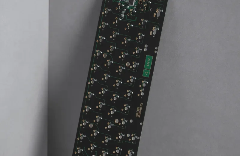 PCB-2_be56fbee-f3d6-4ea0-aee3-44587ada2c51.webp