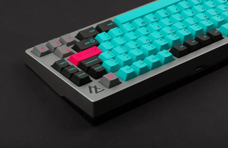 GMK_CYL_Miku-16_3000x.webp