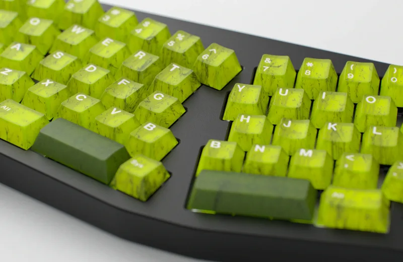 GMK_Mutagen_TGR_Alice_CU_3000x.webp