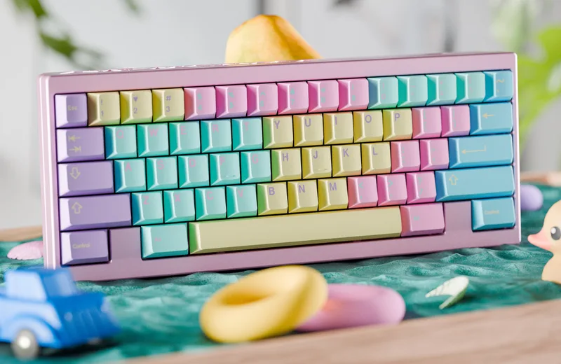 GMK_Divina_Papaya_Scene_1_Render_3_MiKeyDigit.jpg