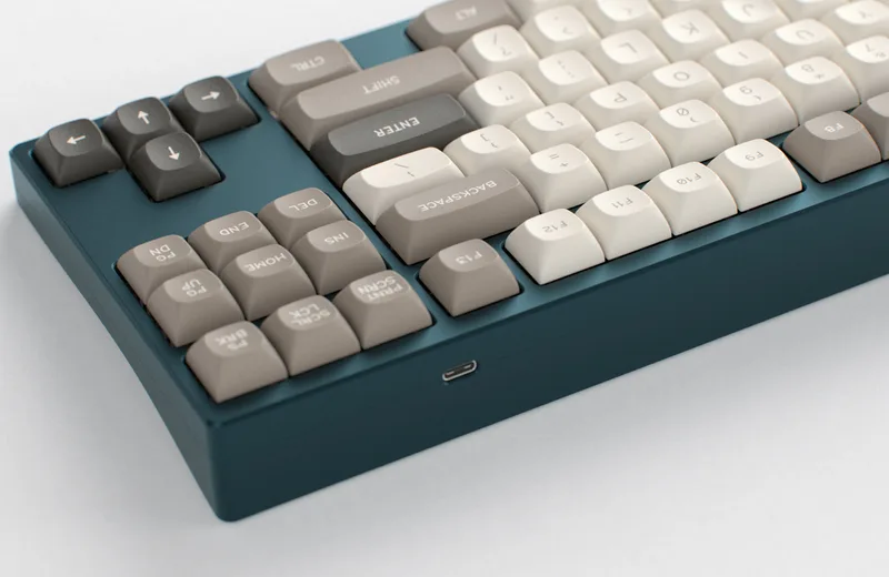 GMK_MTNU_Foundation_R2_Frog_CU.jpg