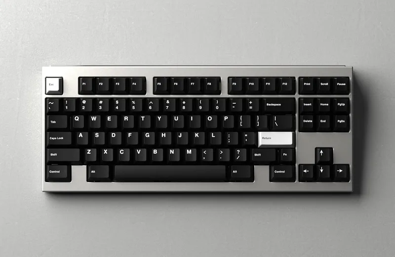 gmk_cyl_mono_keyboard_06.jpg