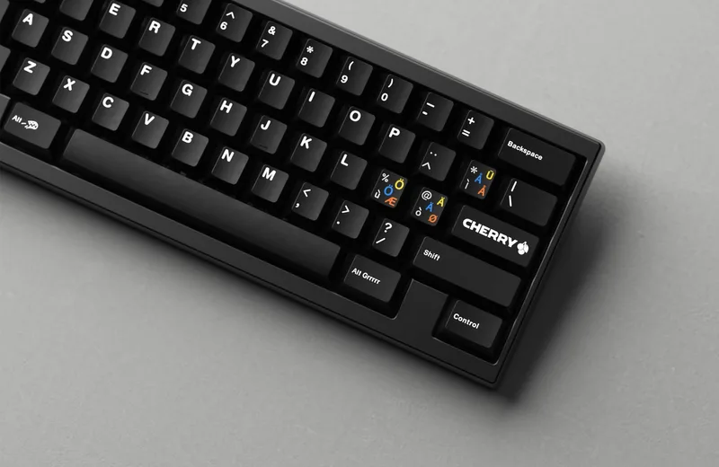 gmk_cyl_mono_keyboard_08.jpg