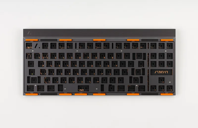Stratum80_notop.jpg