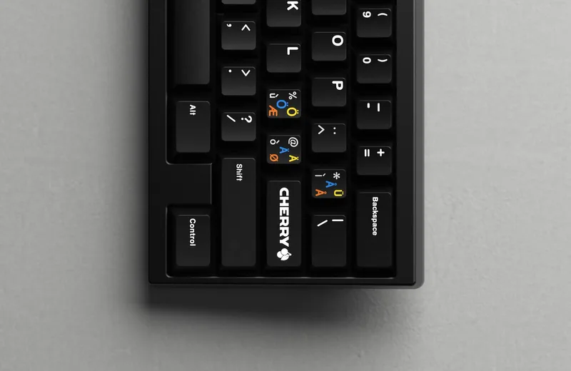 gmk_cyl_mono_keyboard_03.jpg