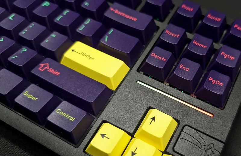 1712186140213.052693639211459800794889-CyberKingGalaxyOilPurpleKeyboardInsta03.jpg