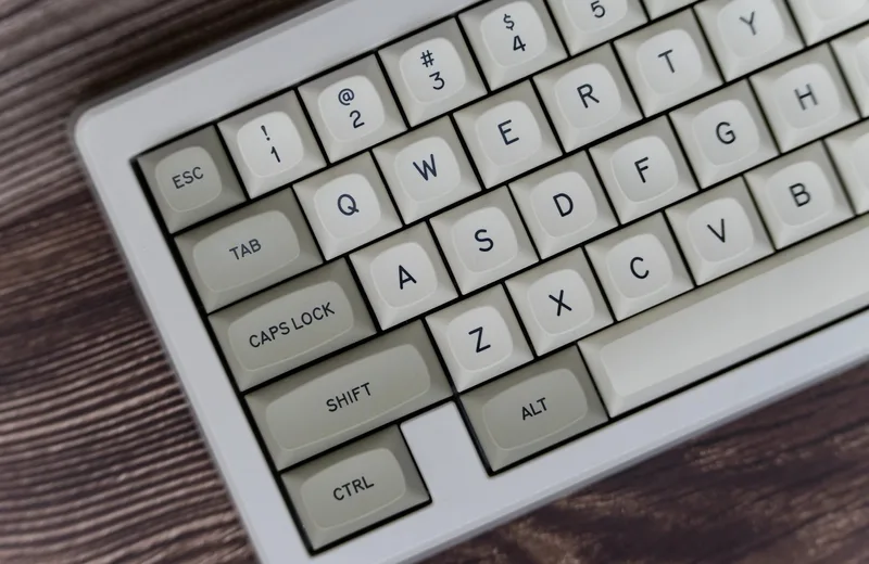 GMK-MTNU-Classic-Beige-Keycaps_20_284_29.jpg