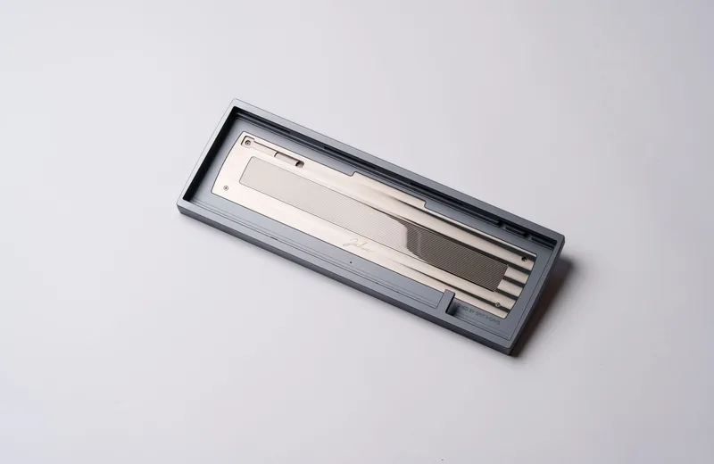 Jahre_65-gunmental_grey-2.jpg