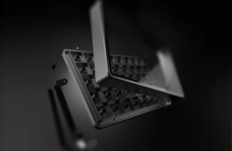 CR4_AD01_HEADER-SLIDE-04.png