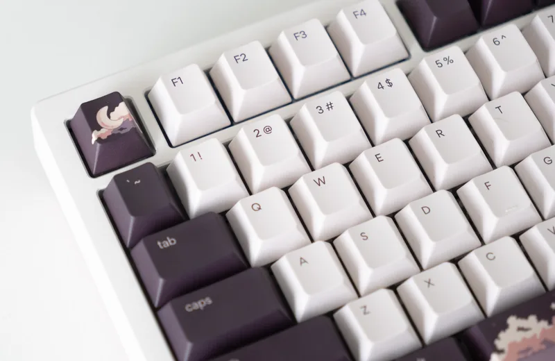 DuskKeycaps_DeskShot.jpg