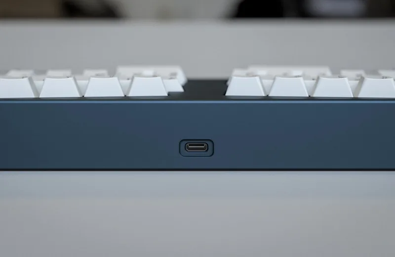 BG_USB_4d472ce6-1c17-4e34-aea1-d86dc1f907dd_1728x.jpg
