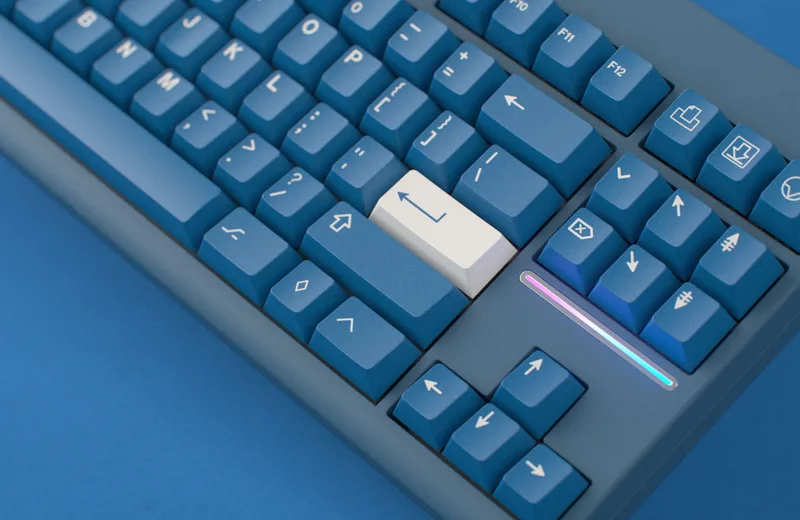 GMK_CYL_Masterpiece_R2_CTKL_CU.jpg