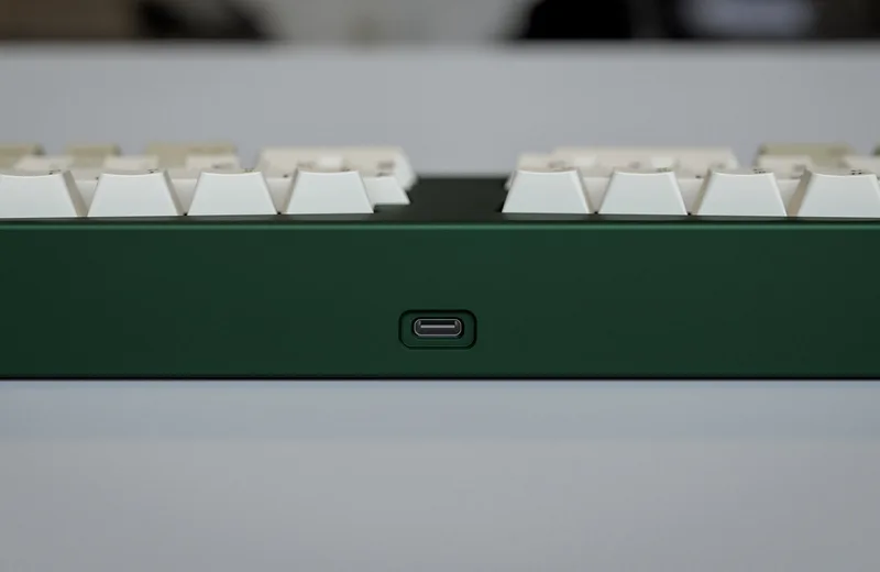 Green_USB_1728x.jpg