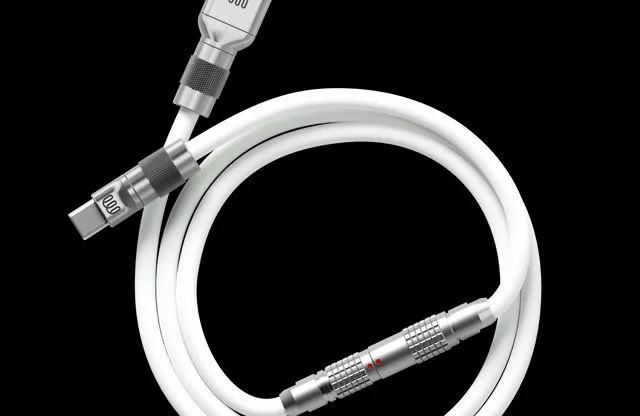Silicon_Cable_Holy_White_Render_MiKeyDigitpng.jpg