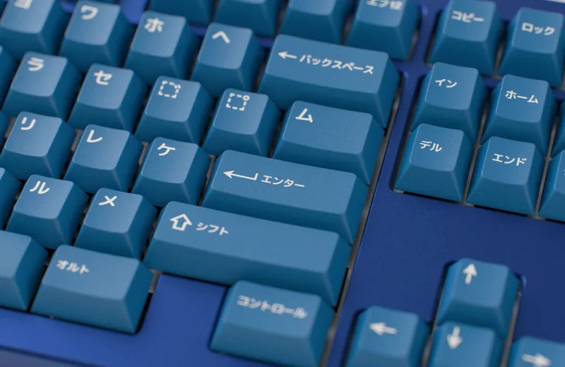 GMK_CYL_Masterpiece_R2_F1-8X_CU.jpg