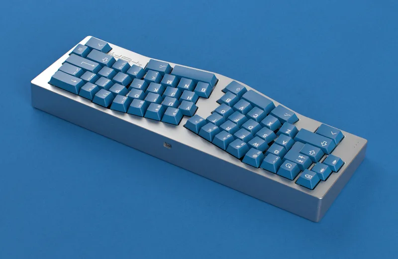 GMK_CYL_Masterpiece_R2_Alice_Wide.jpg