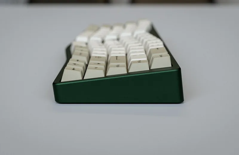 Green_AngleR_2048x.jpg
