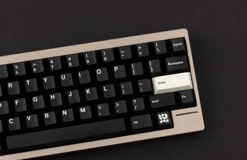 gmk_cyl_noire-4.jpg
