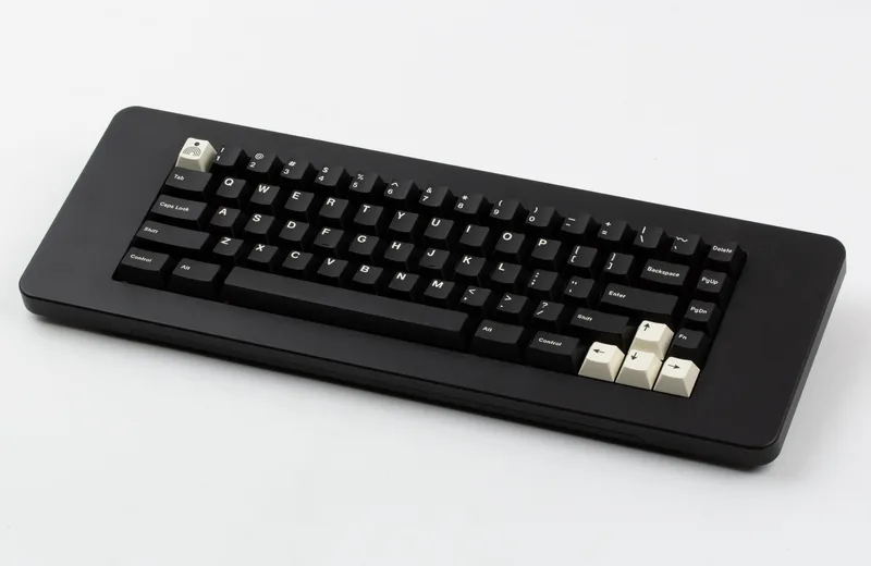 gmk_cyl_noire-7.jpg